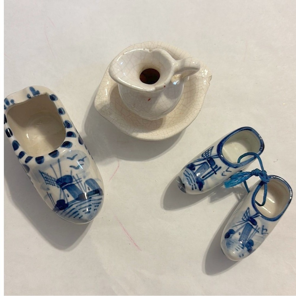 SET OF HOLLAND SHOES & PITCHER LOT OF 3